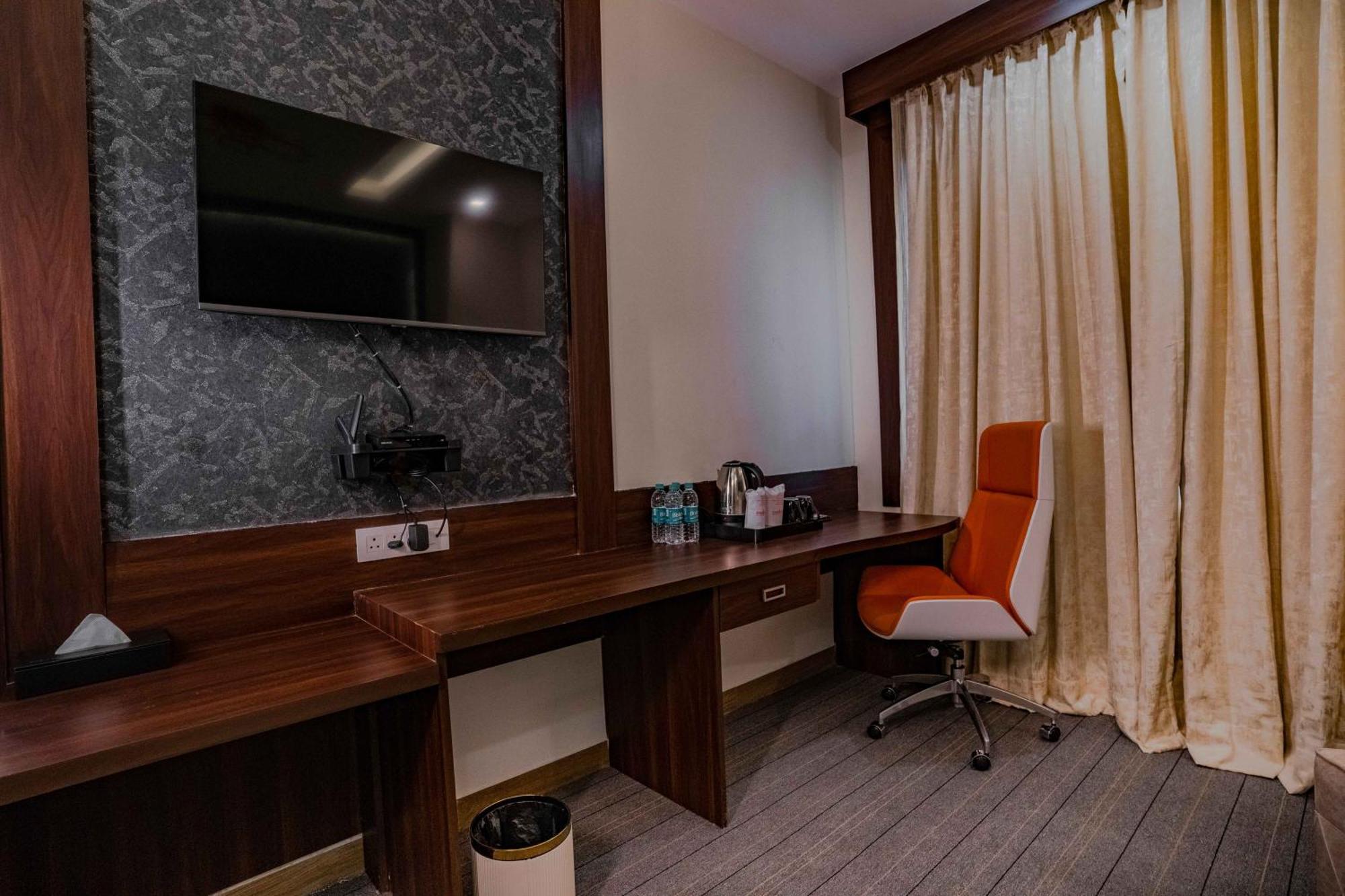 Essotto Recreation Hub Hotel Bangalore Buitenkant foto