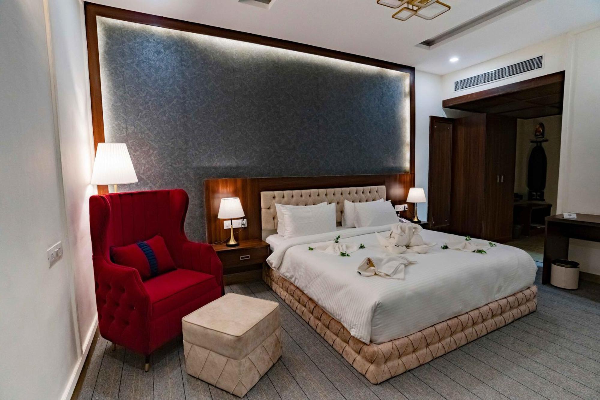 Essotto Recreation Hub Hotel Bangalore Buitenkant foto