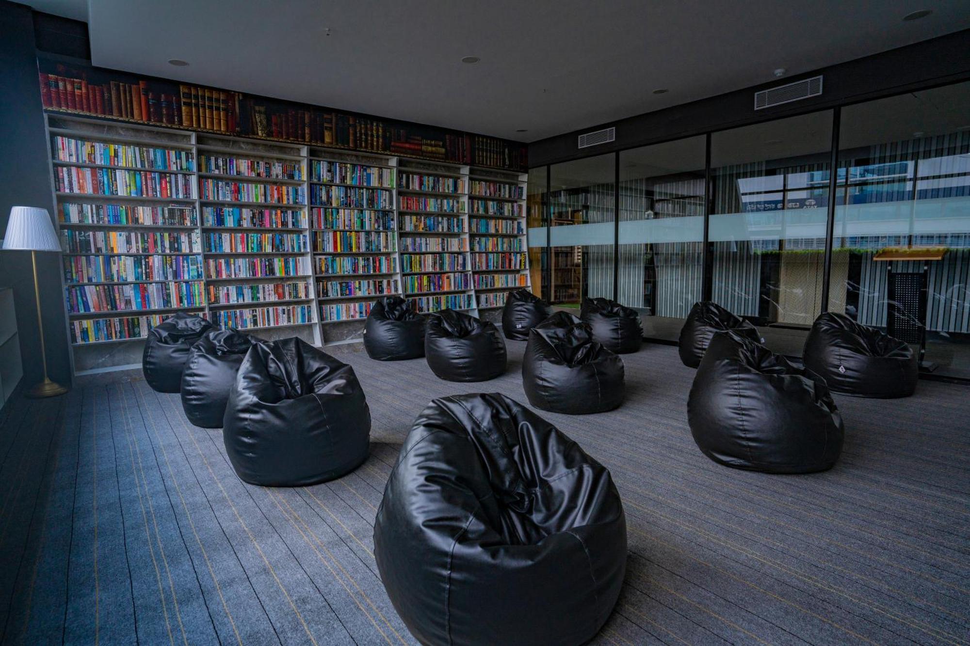 Essotto Recreation Hub Hotel Bangalore Buitenkant foto