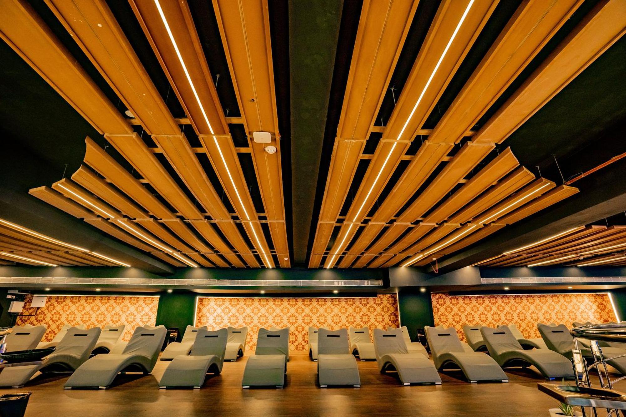 Essotto Recreation Hub Hotel Bangalore Buitenkant foto