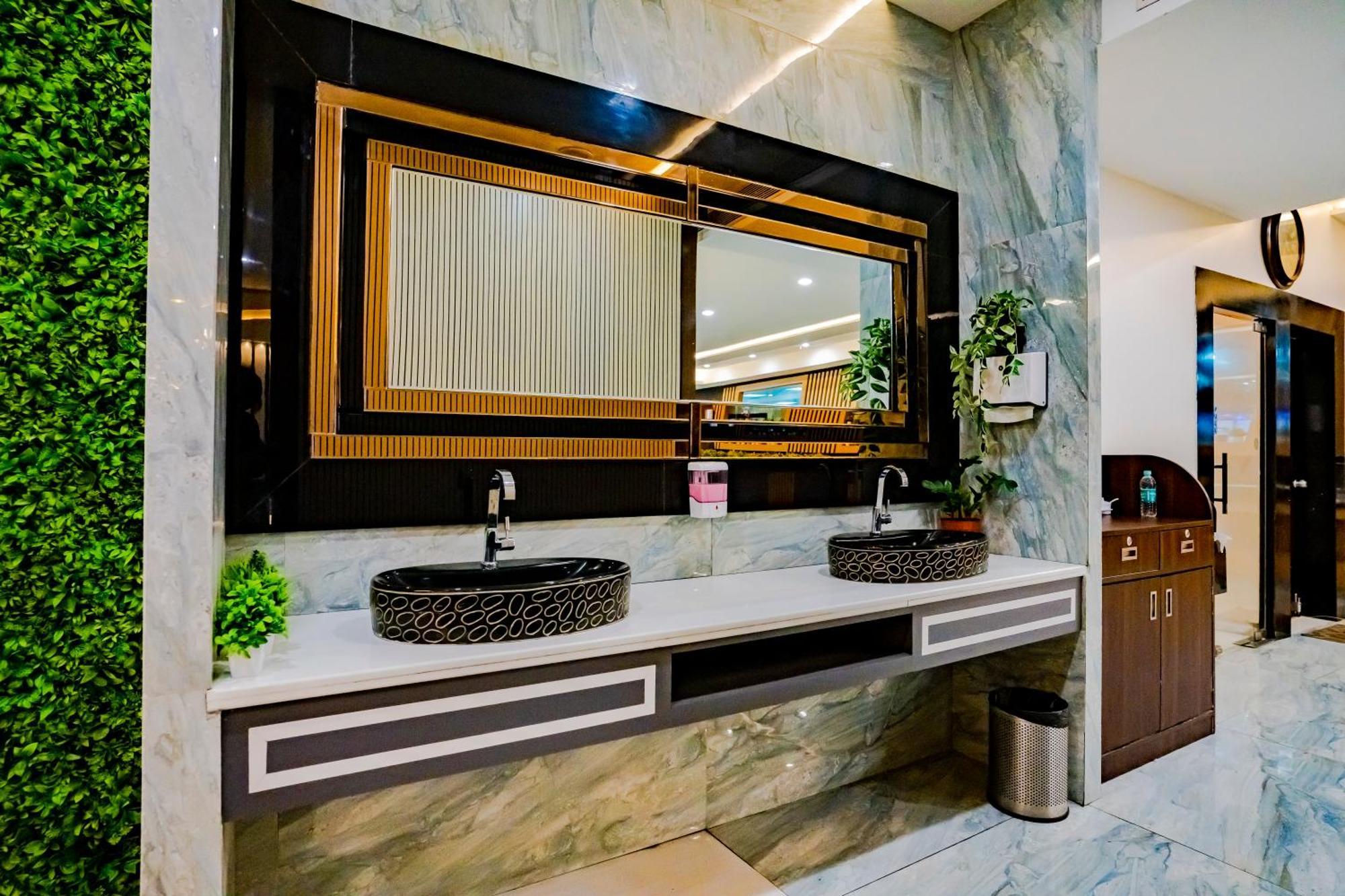 Essotto Recreation Hub Hotel Bangalore Buitenkant foto